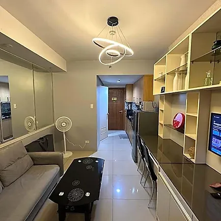 Kathy\'S Crib 38Sqm Unit With Big Balcony Pool View