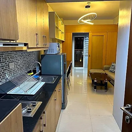 Kathy\'S Crib 38Sqm Unit With Big Balcony Pool View