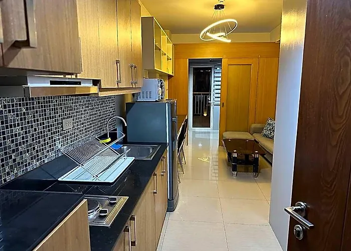 Hotel Kathy's Crib 38sqm Unit With Big Balcony Pool View
