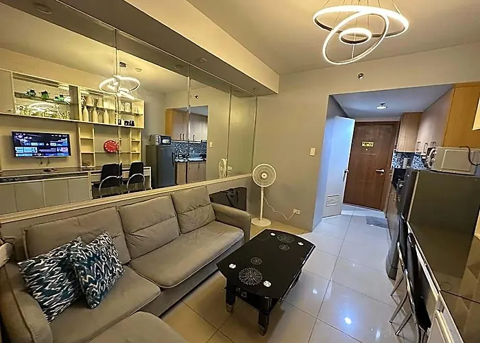 Kathy's Crib 38sqm Unit With Big Balcony Pool View ホテル 5*